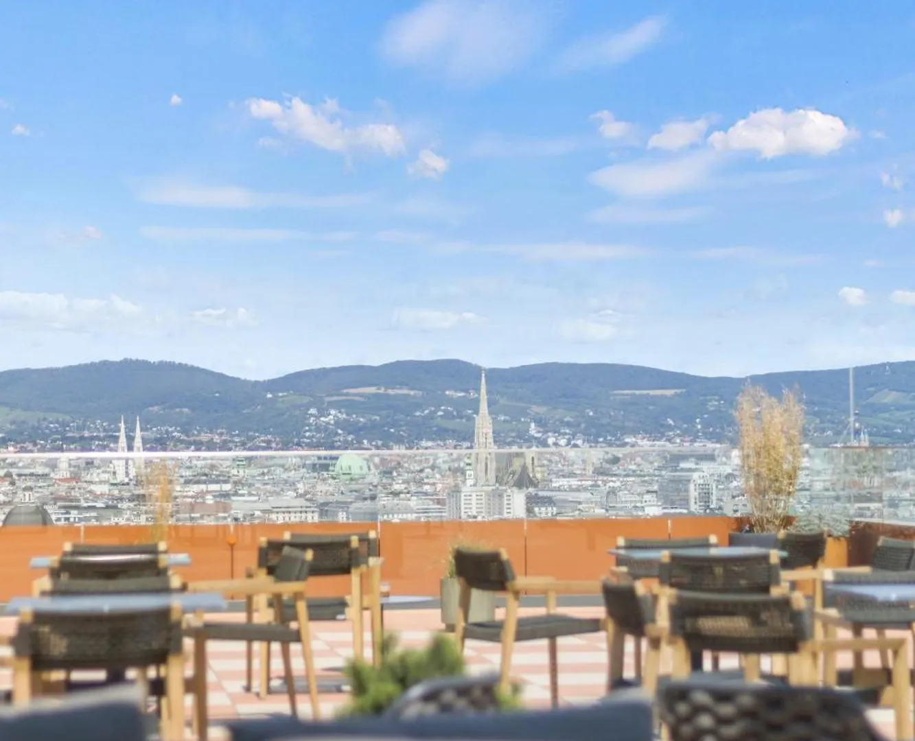 Hans-Y Apartments Inklusive Outdoorpool & Bar Vienna Austria