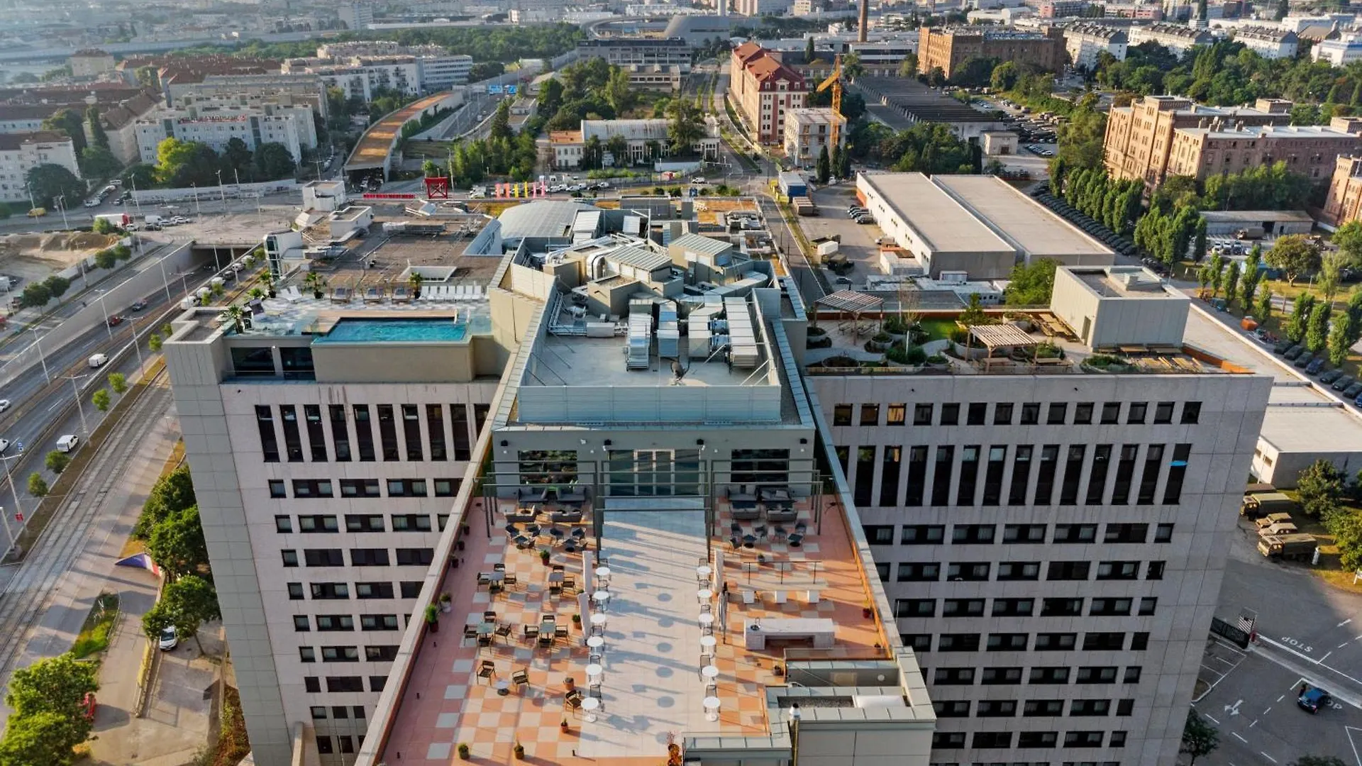 Hans-Y Apartments Inklusive Outdoorpool & Bar Vienna Aparthotel
